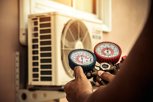 Professional Hvac Installation technician working in Eureka, CA